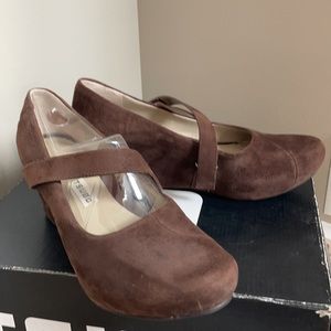 Tsubo Asmik ladies dark chocolate suede Maryjane